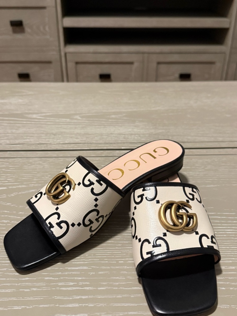 Gucci Cream & Black GG Logo Leather Slide Mules with Gold Double G - Picture 13 of 17